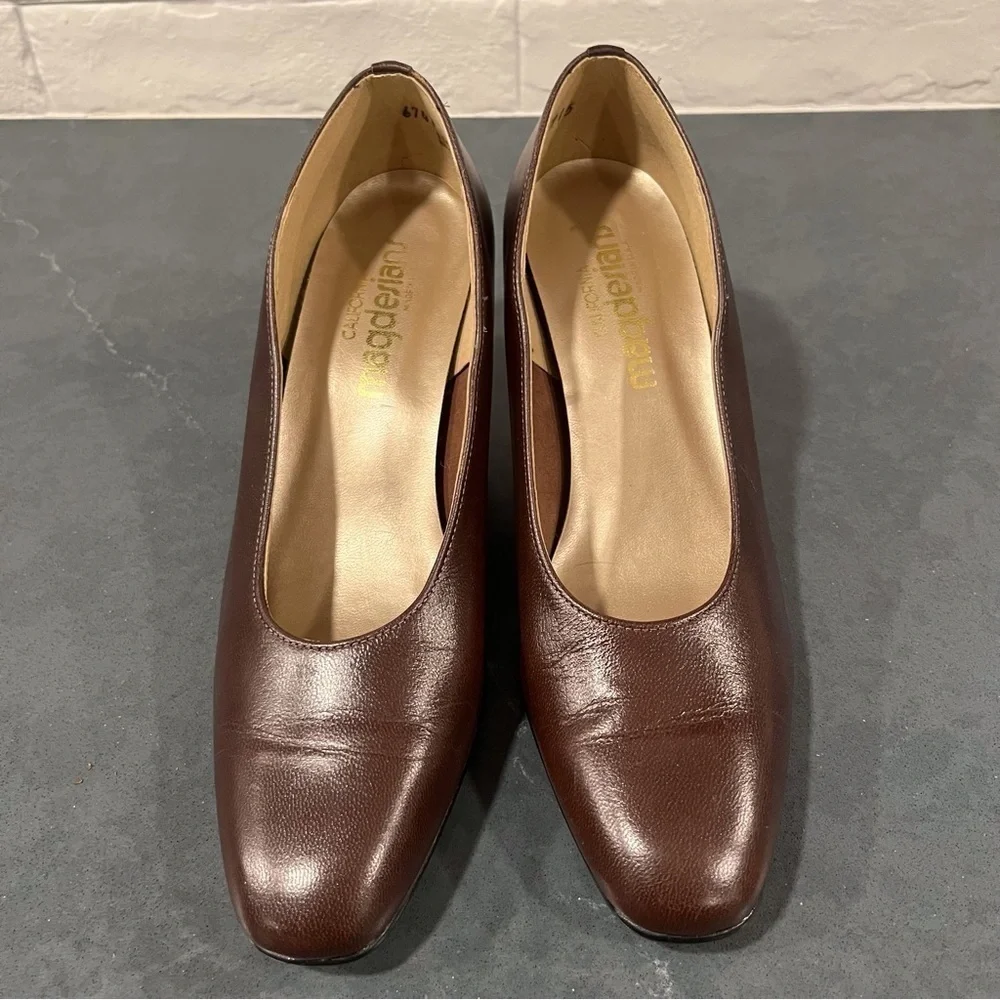 Magdesians sz 8 brown leather pumps